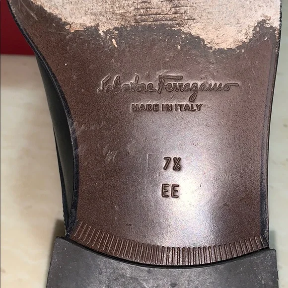 Salvatore Ferragamo Shoes 71/2 - Picture 5 of 8